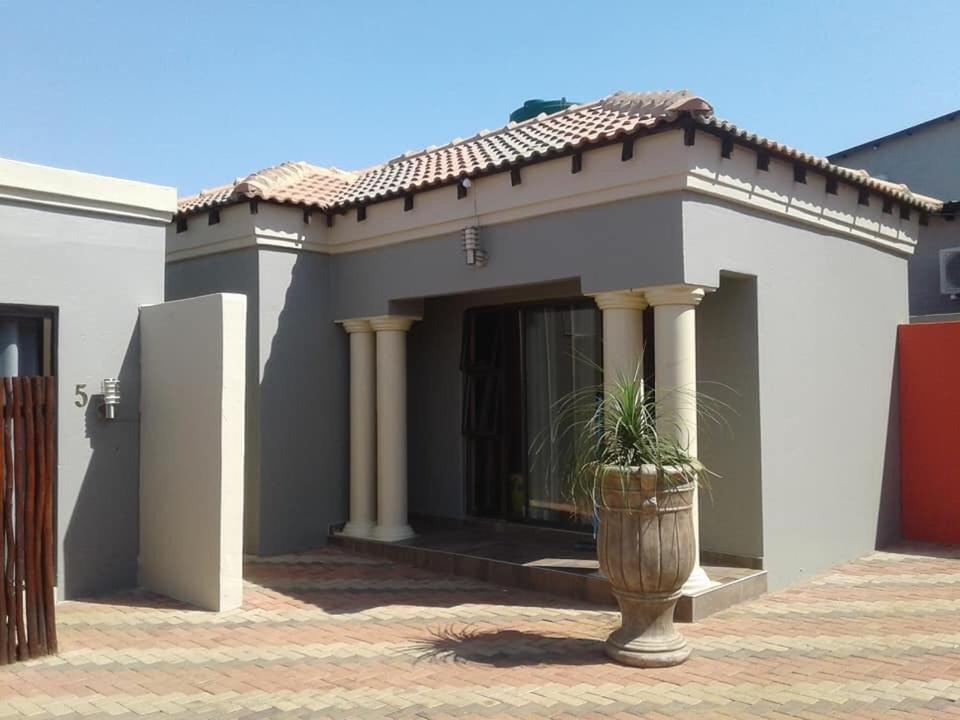 Thavhani Guest House Thohoyandou Exterior photo